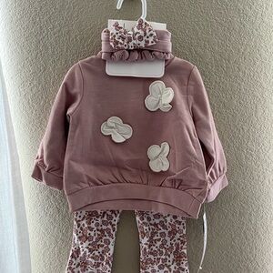 SOLD‼️Pink Floral Baby Outfit with Bow Accents